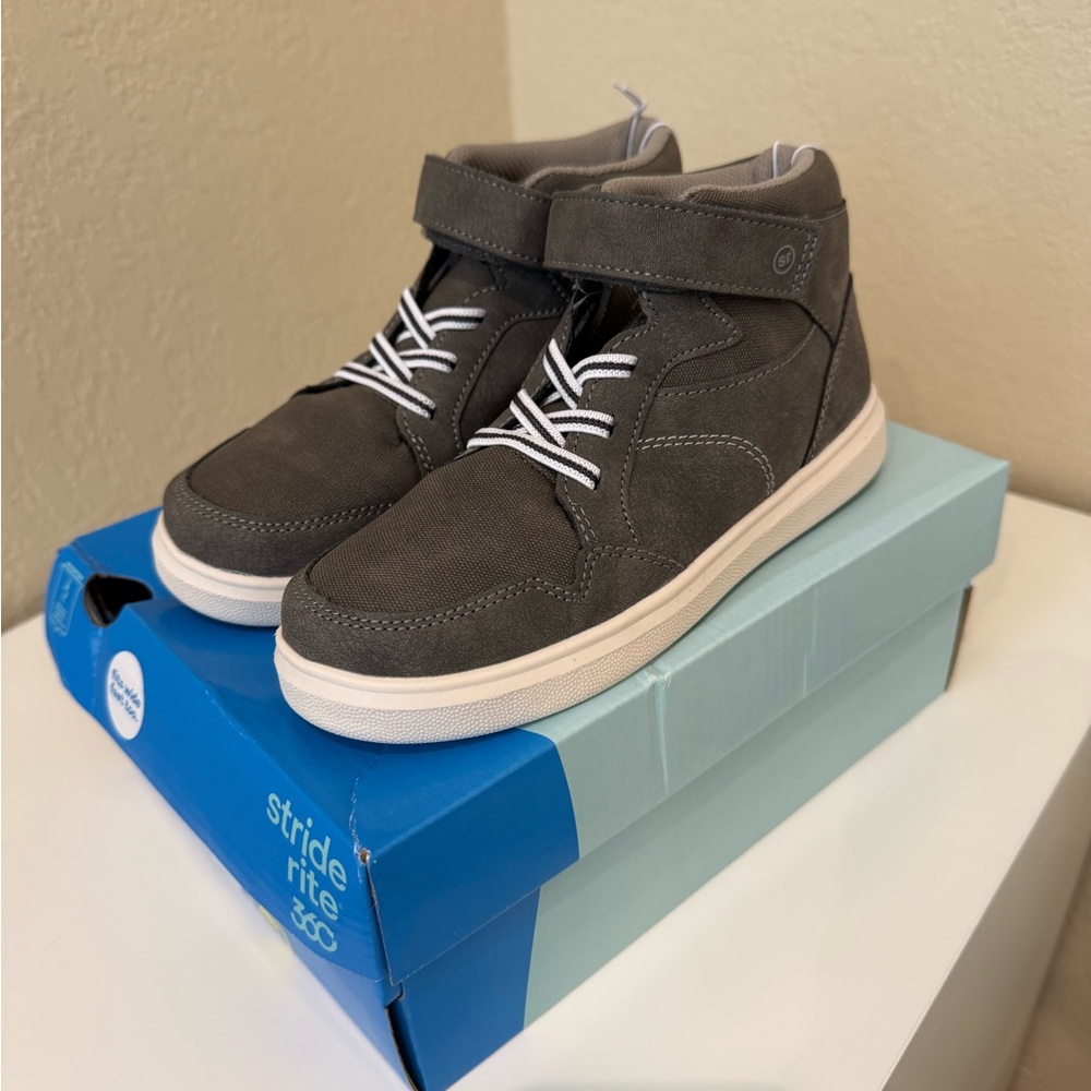 Stride Rite Kids' High-Top Sneakers Zayn Asphalt in Gray with White Accents